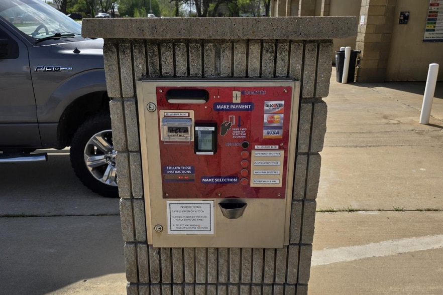 1105 Pennell st, Carl Junction, MO for sale - Building Photo - Image 3 of 6