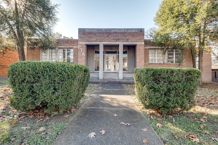 1905 Acklen Ave, Nashville, TN 37212