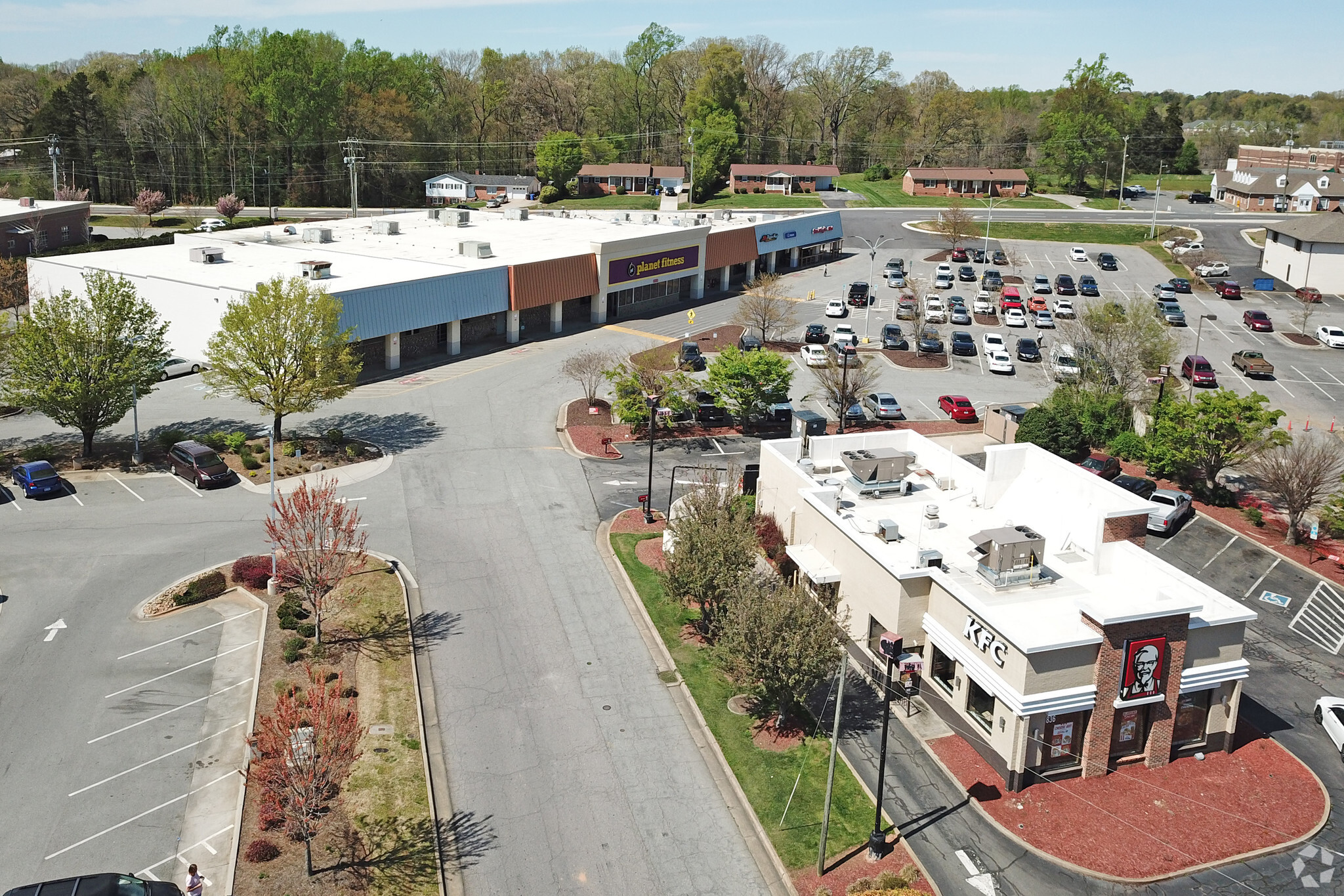 838 S Main St, Kernersville, NC 27284 - Retail for Lease | LoopNet.com