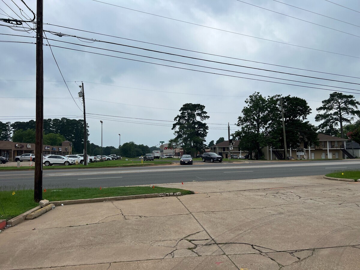 2318 Judson Rd, Longview, TX 75605 Murray Center