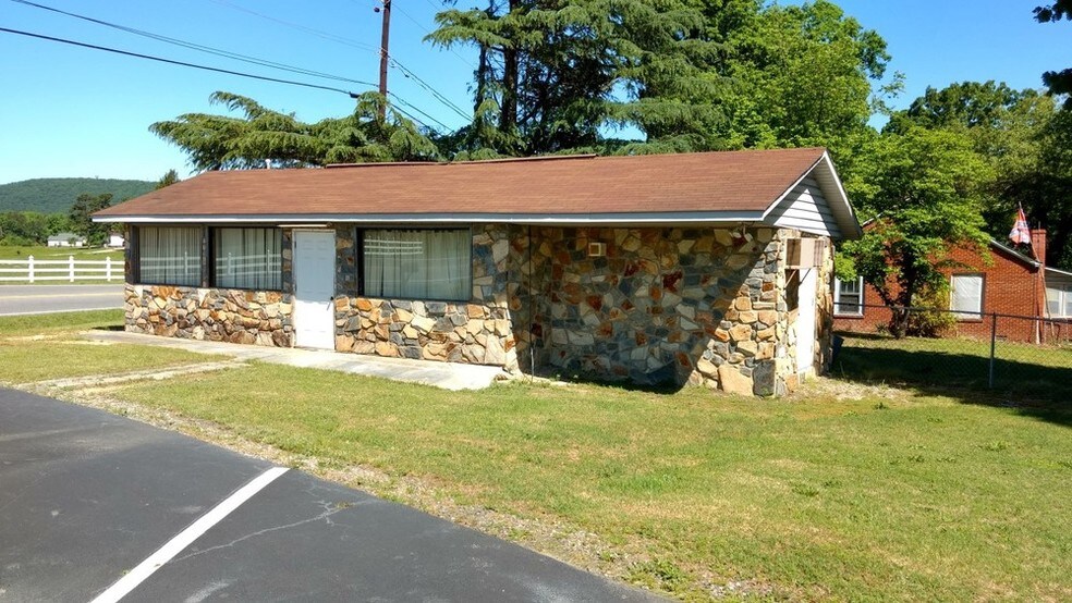 6252 S NC 16 Business Hwy, Denver, NC for sale - Building Photo - Image 2 of 7