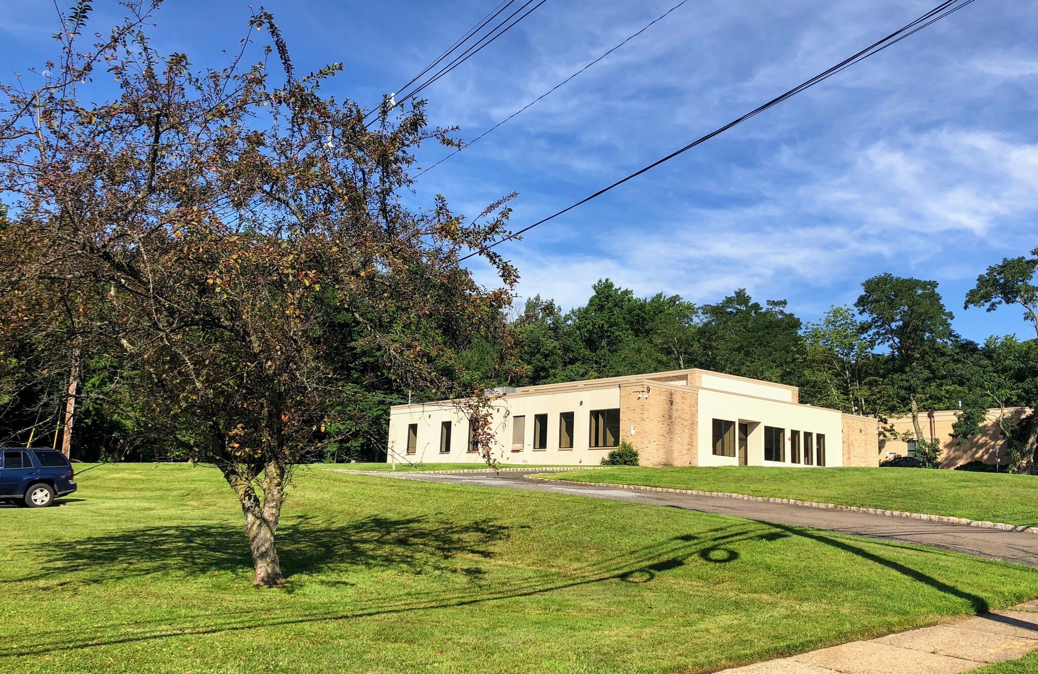 7 Saddle Rd, Cedar Knolls, NJ for sale Primary Photo- Image 1 of 1