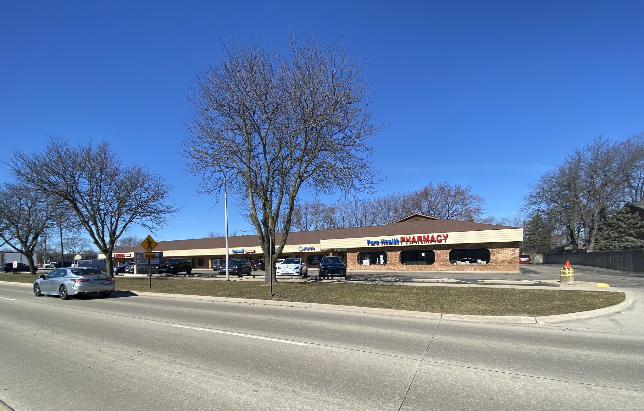 560-650 W 14 Mile Rd, Clawson, MI for sale Primary Photo- Image 1 of 1