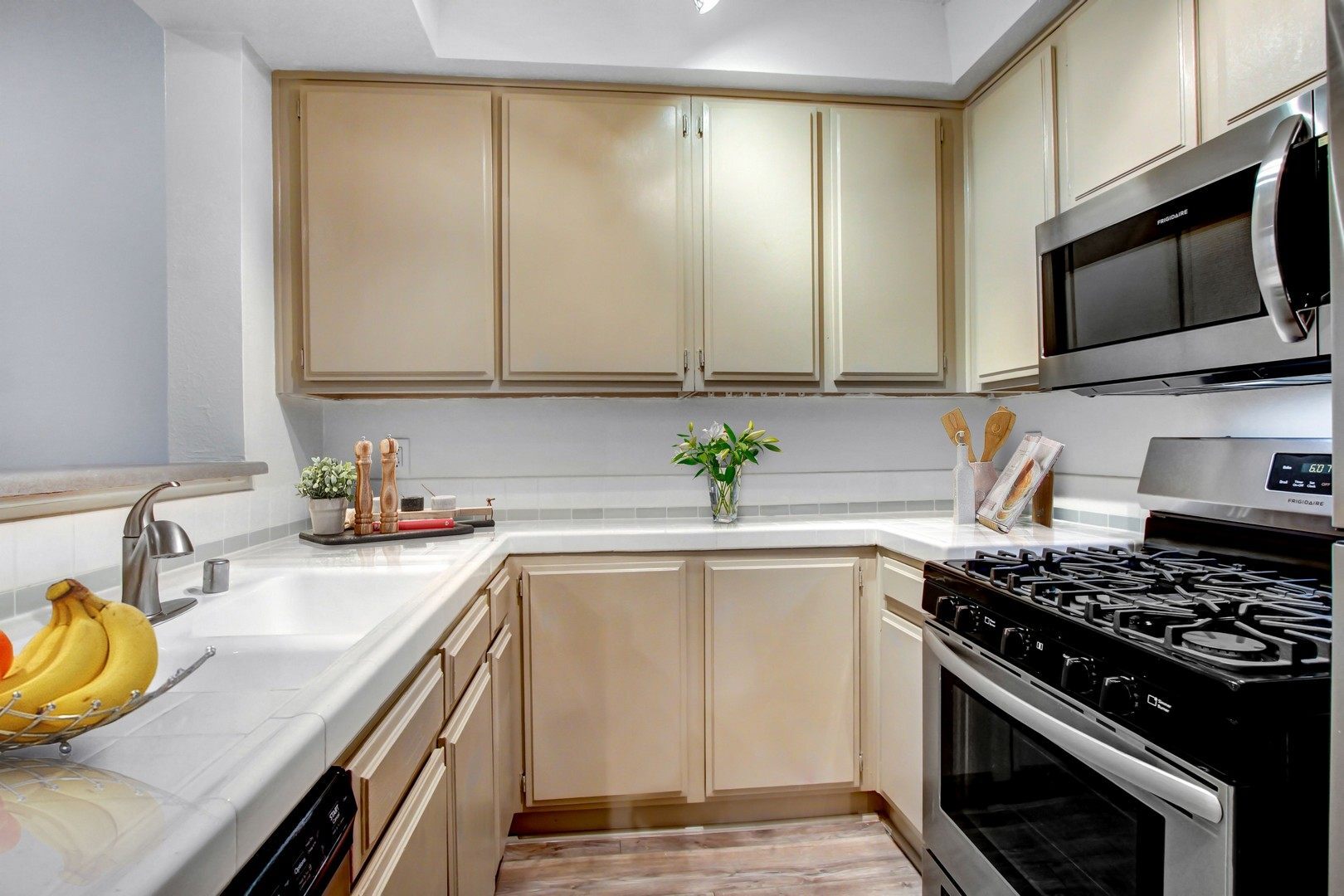 8614 Burton Way, Los Angeles, CA 90048 18 Units on Famed Burton Way