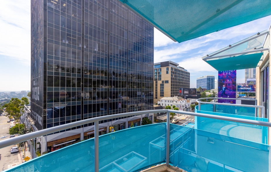 8981 W Sunset Blvd, West Hollywood, CA for lease - Building Photo - Image 3 of 50