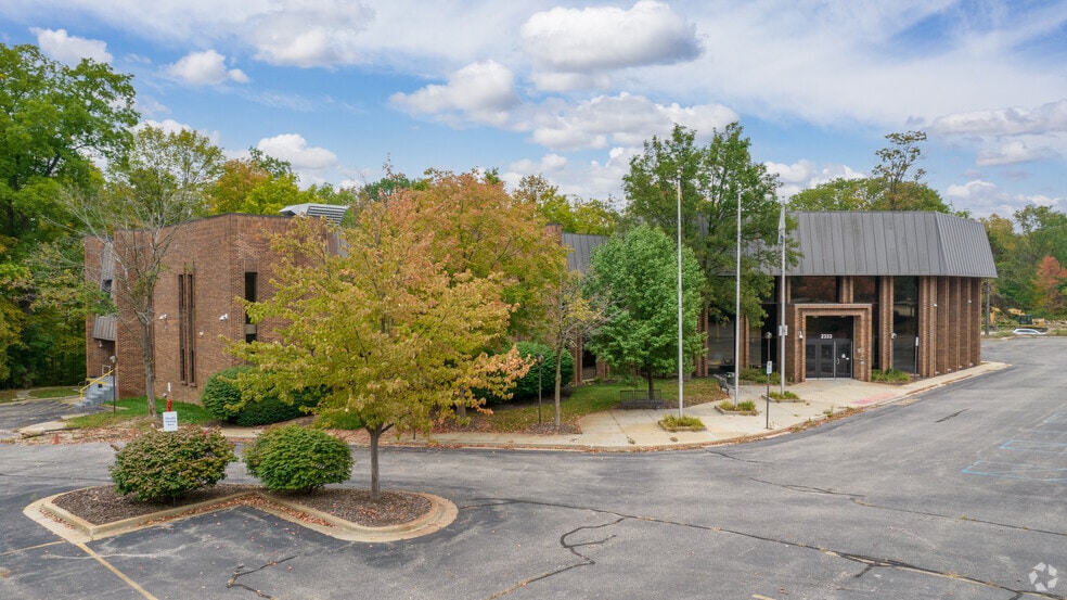 2333 East Beltline Ave SE, Grand Rapids, MI for sale - Building Photo - Image 2 of 3