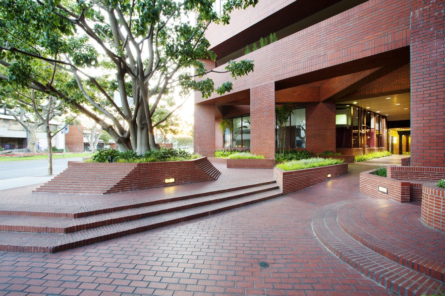 11812 W San Vicente Blvd, Los Angeles, CA for lease - Building Photo - Image 2 of 9