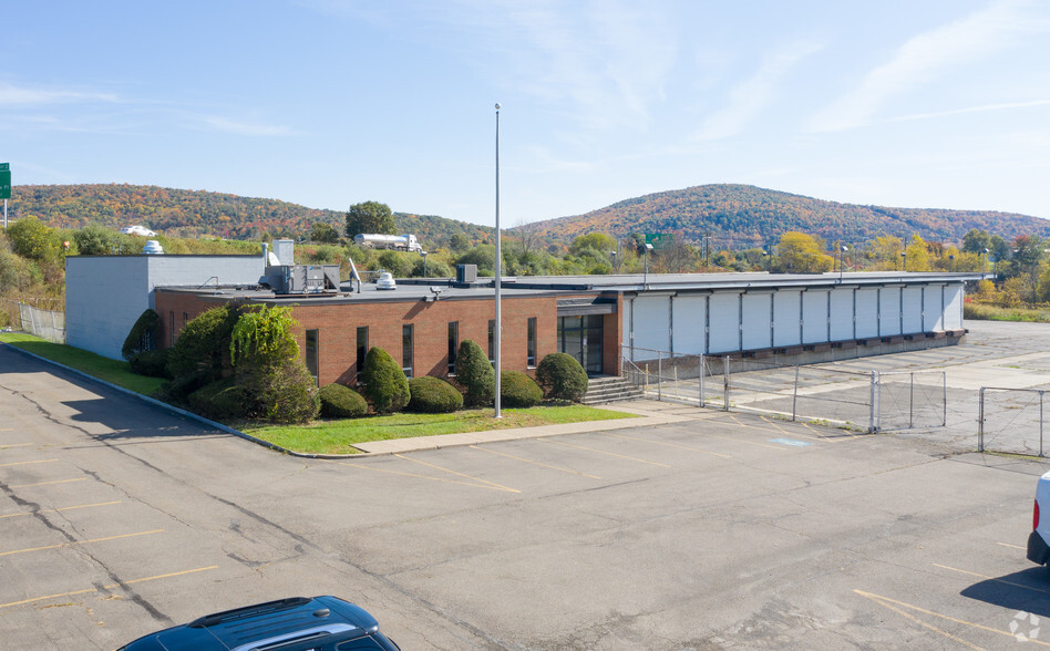 364 Industrial Park Dr, Binghamton, NY for lease - Building Photo - Image 1 of 10