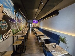 Retail in Barcelona, Barcelona for lease Interior Photo- Image 2 of 9