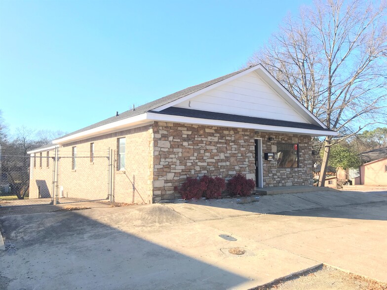 513 N Gloster St, Tupelo, MS for sale - Building Photo - Image 1 of 1