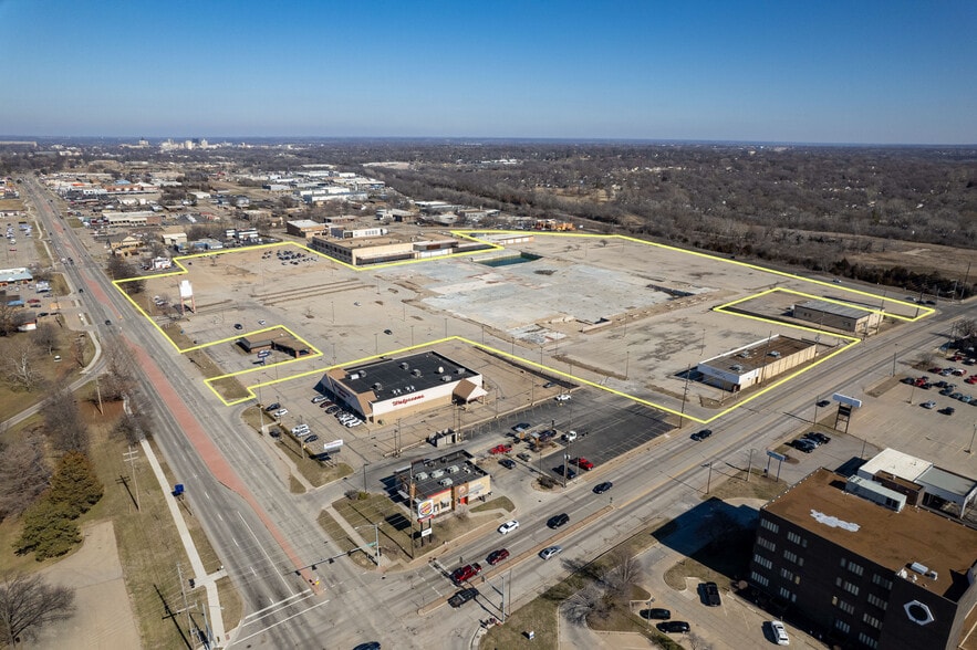 3500 SW Topeka Blvd, Topeka, KS for sale - Aerial - Image 3 of 25