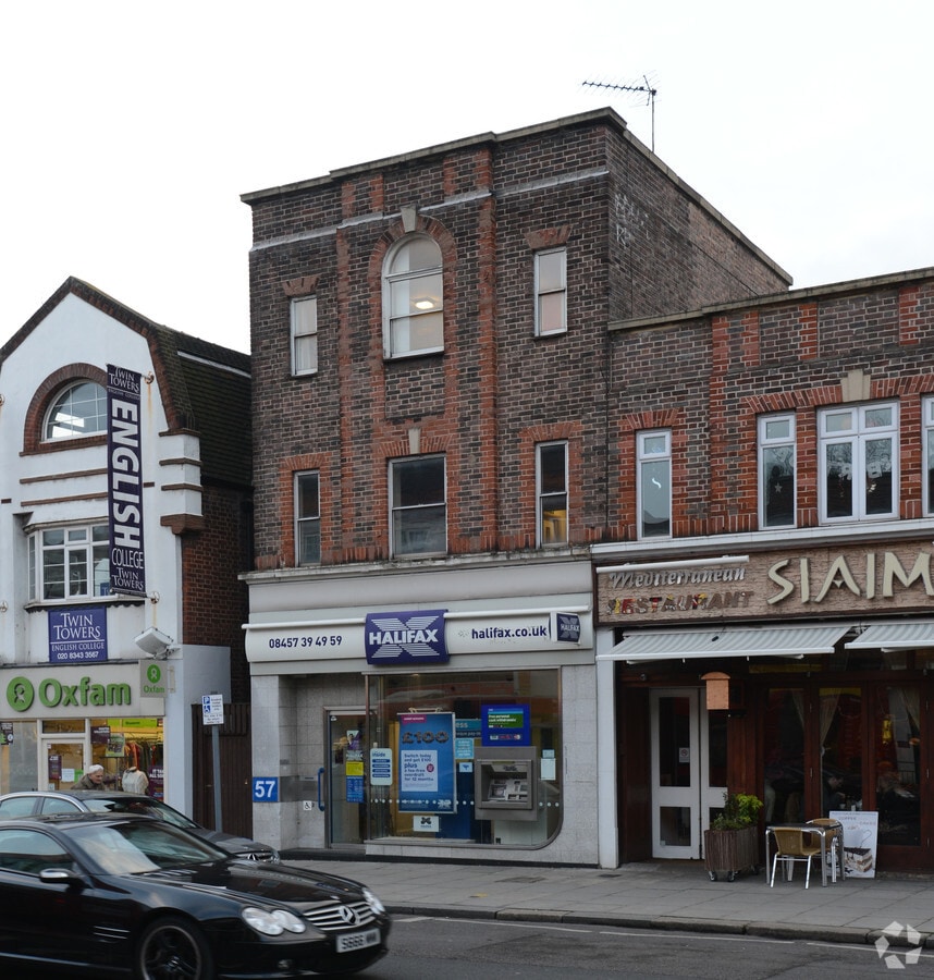 57 Ballards Ln, London, N3 1XQ