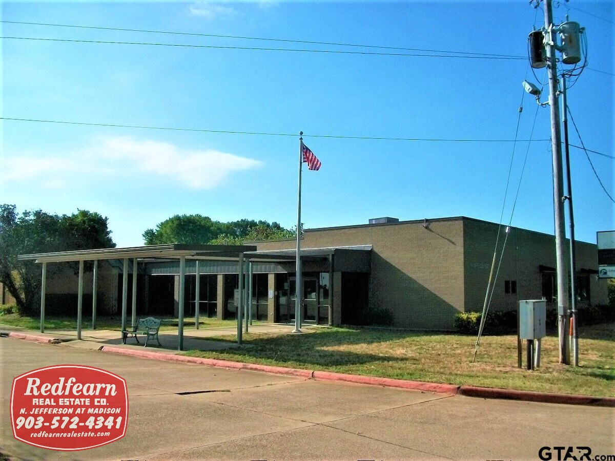 214 School, Winfield, TX 75493 FORMER WINFIELD SCHOOL COMPLEX
