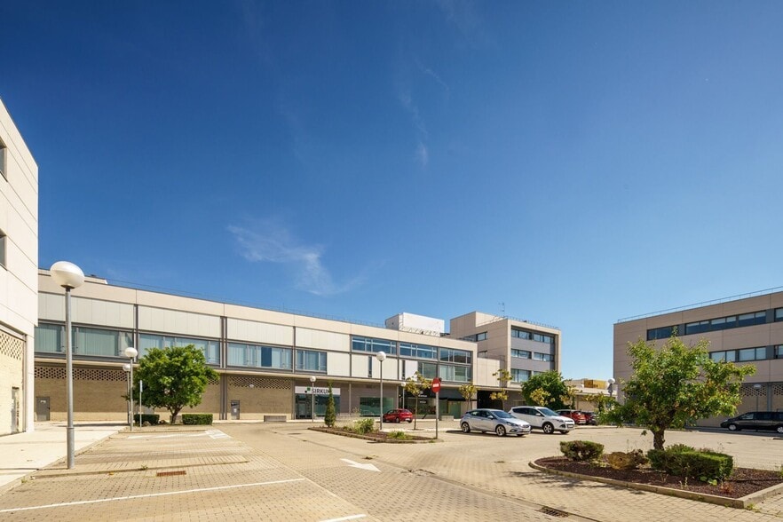 del Oro, 32, Valladolid, Valladolid for sale - Building Photo - Image 2 of 90