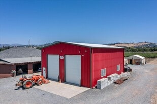 1558 Magnolia Dr, Healdsburg CA - Barndominium