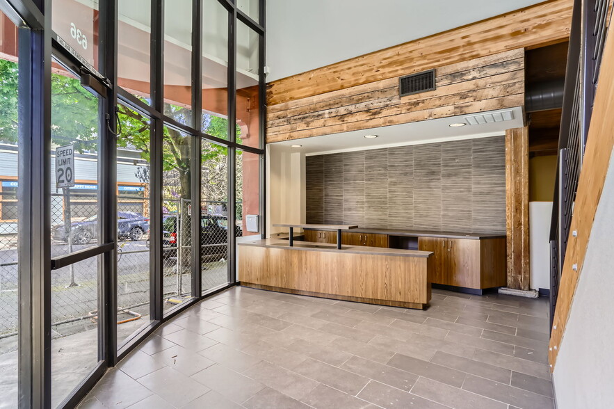 632-636 NW 21st Ave, Portland, OR for lease - Interior Photo - Image 3 of 11