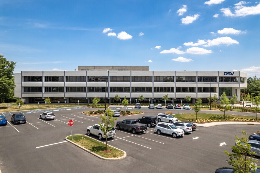 200 Wood Ave S, Iselin, NJ for lease - Building Photo - Image 2 of 7