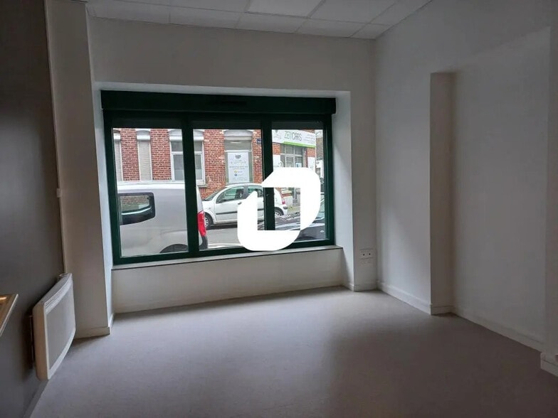 Office in Roubaix for lease - Interior Photo - Image 1 of 9