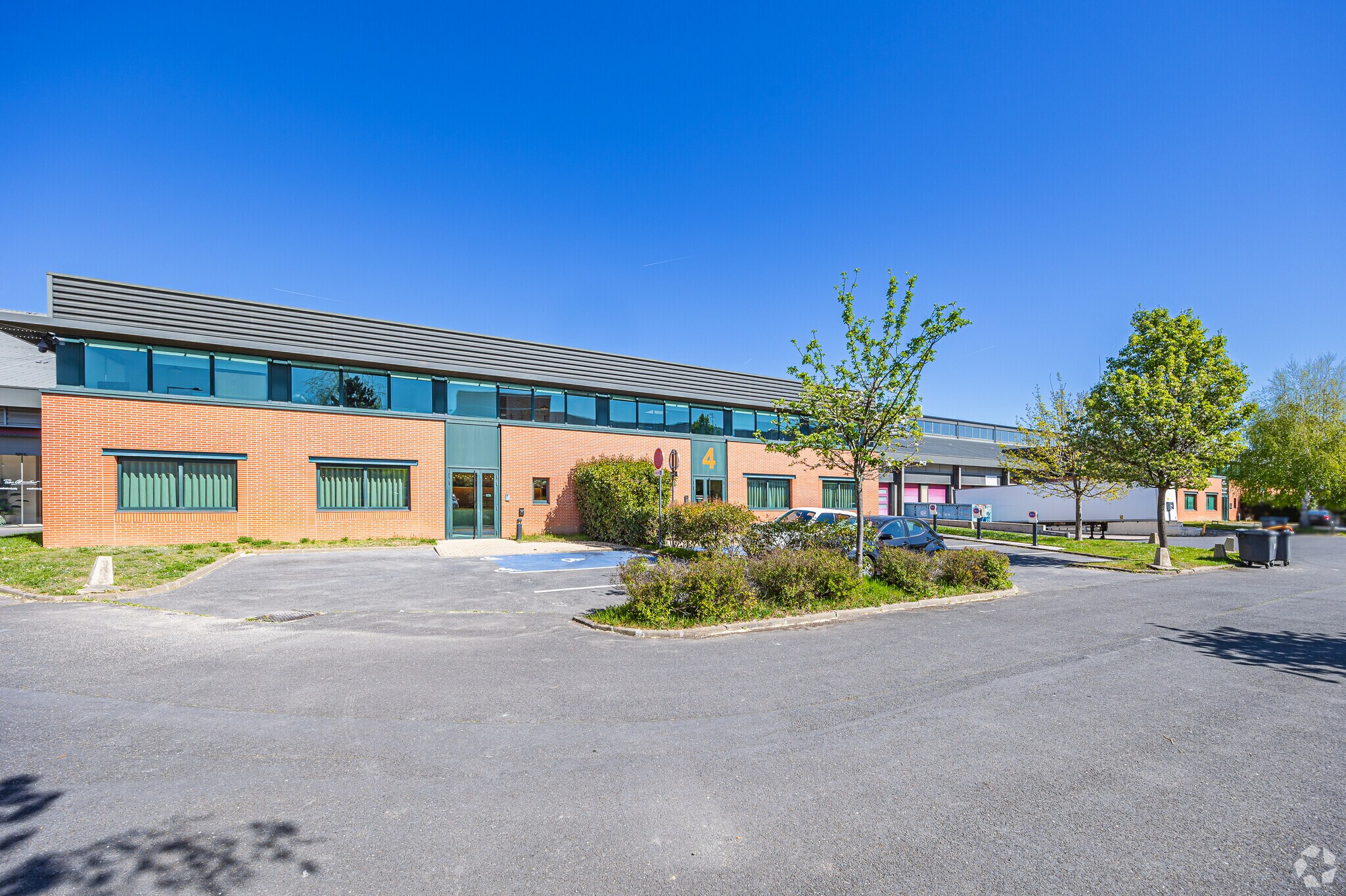 2-4 Rue Charles Christofle, Saint-Denis for lease Primary Photo- Image 1 of 6