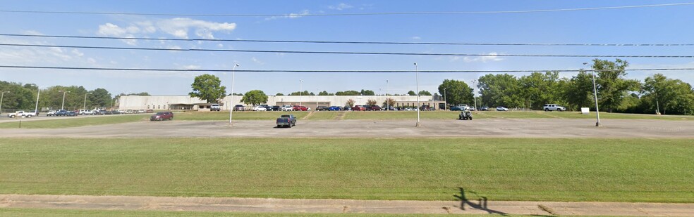 1904 W Clark Rd, Clarksville, AR for lease - Building Photo - Image 2 of 9