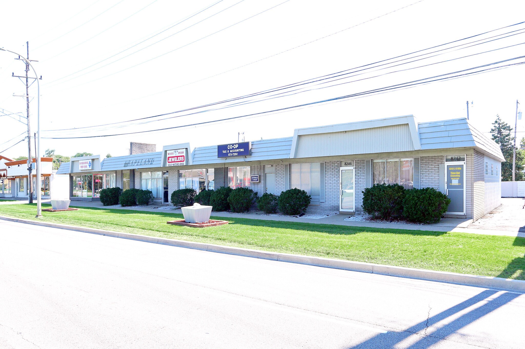 8242-8276 E 12 Mile Rd, Warren, MI for sale Primary Photo- Image 1 of 1