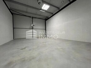 Flex in Savigny-le-Temple for lease Interior Photo- Image 2 of 4