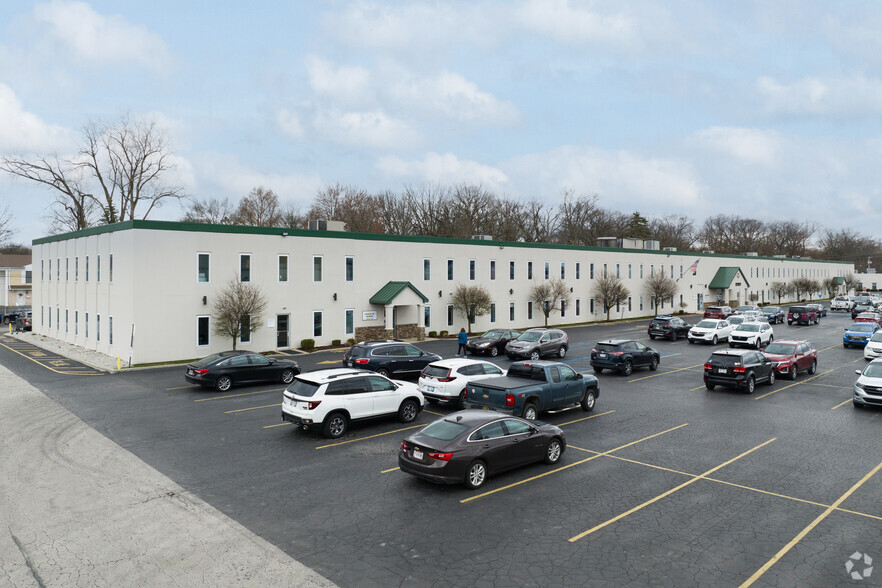 5151 Monroe St, Toledo, OH for lease - Primary Photo - Image 1 of 6