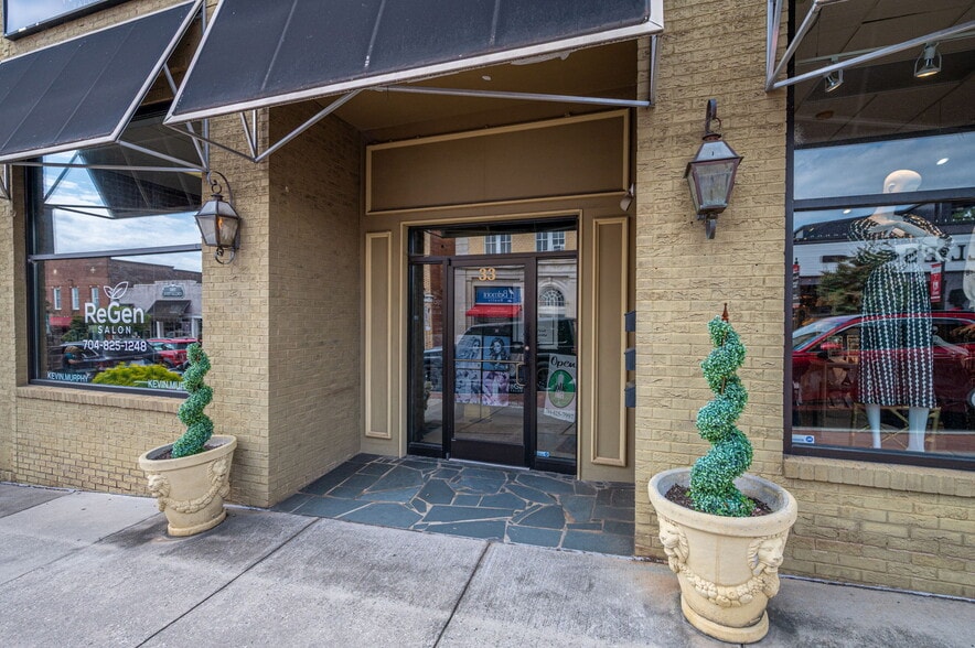 33 N Main St, Belmont, NC for sale - Building Photo - Image 3 of 14
