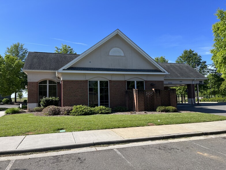 136 Twin Oaks Rd, Dobson, NC for lease - Building Photo - Image 2 of 19