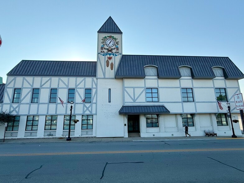 1 S Main St, Batesville, IN for sale - Building Photo - Image 1 of 22