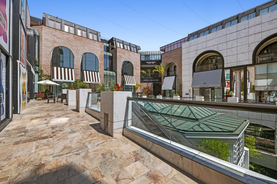 413-445 N Rodeo Dr, Beverly Hills, CA for lease - Building Photo - Image 3 of 7