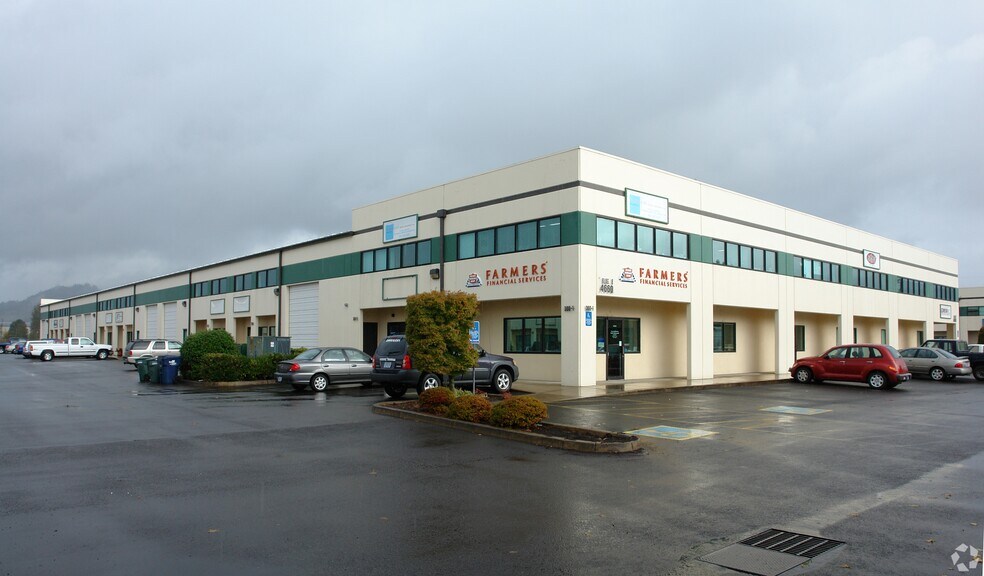 4660 Main St, Springfield, OR for lease - Building Photo - Image 2 of 4
