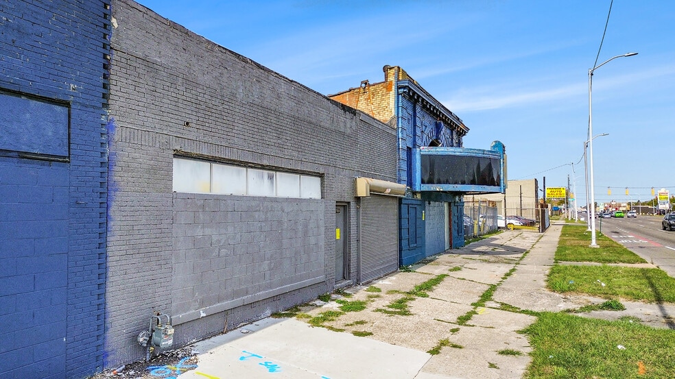 12709 Gratiot Ave, Detroit, MI for lease - Building Photo - Image 2 of 8
