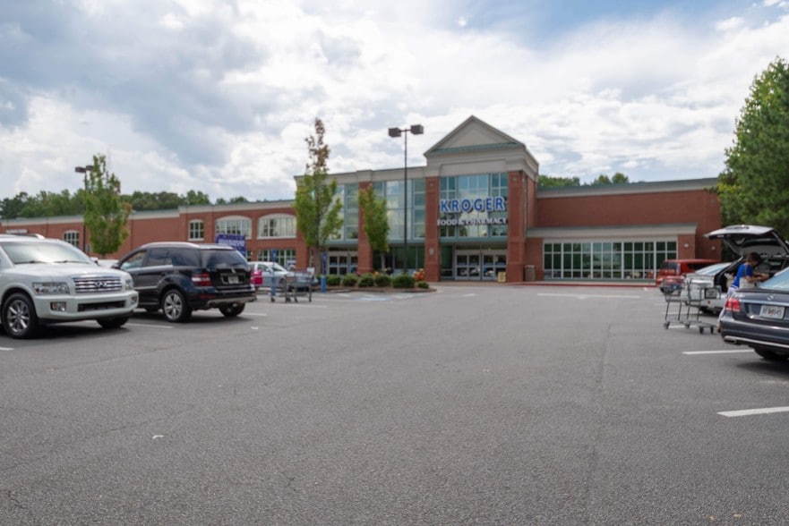 11877 Douglas Rd, Alpharetta, GA for lease - Building Photo - Image 2 of 33