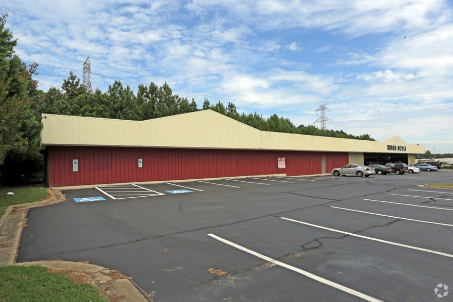 241 Kirby Dr, Rocky Mount, NC for lease - Building Photo - Image 2 of 4