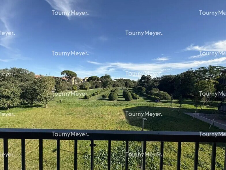 Office in Toulouse for lease - Building Photo - Image 3 of 10