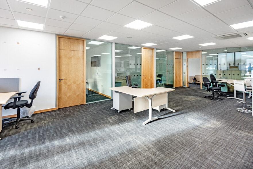 Queen Anne Dr, Newbridge for lease - Building Photo - Image 3 of 9