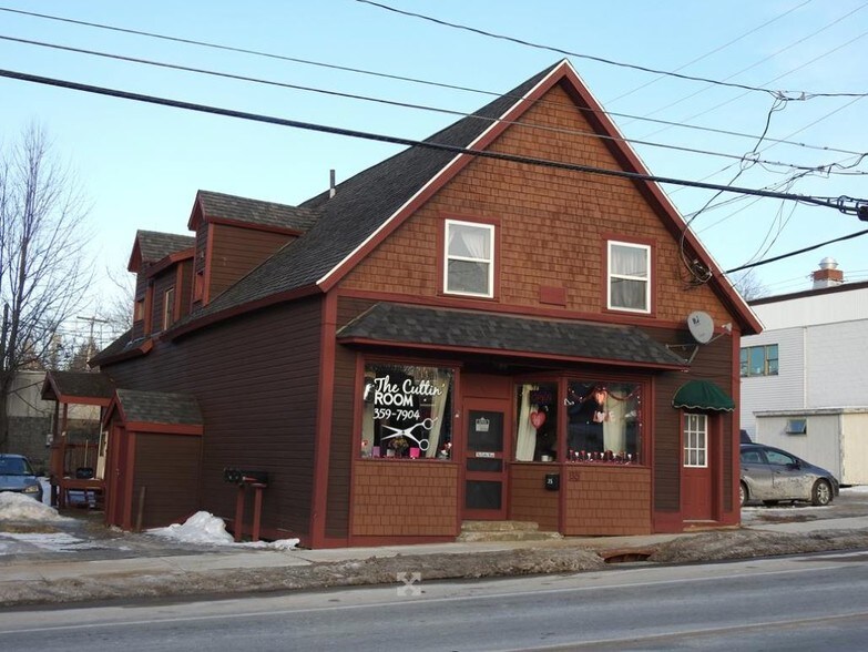 35 Wawbeek Ave, Tupper Lake, NY for sale - Primary Photo - Image 1 of 1