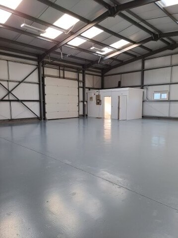 Airfield Industrial Estate, Eye for lease Interior Photo- Image 1 of 4