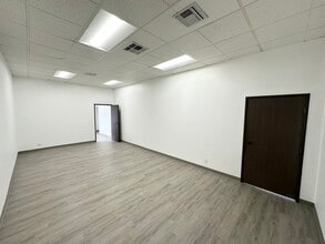 2700 S Main St, Santa Ana, CA for lease Interior Photo- Image 2 of 2
