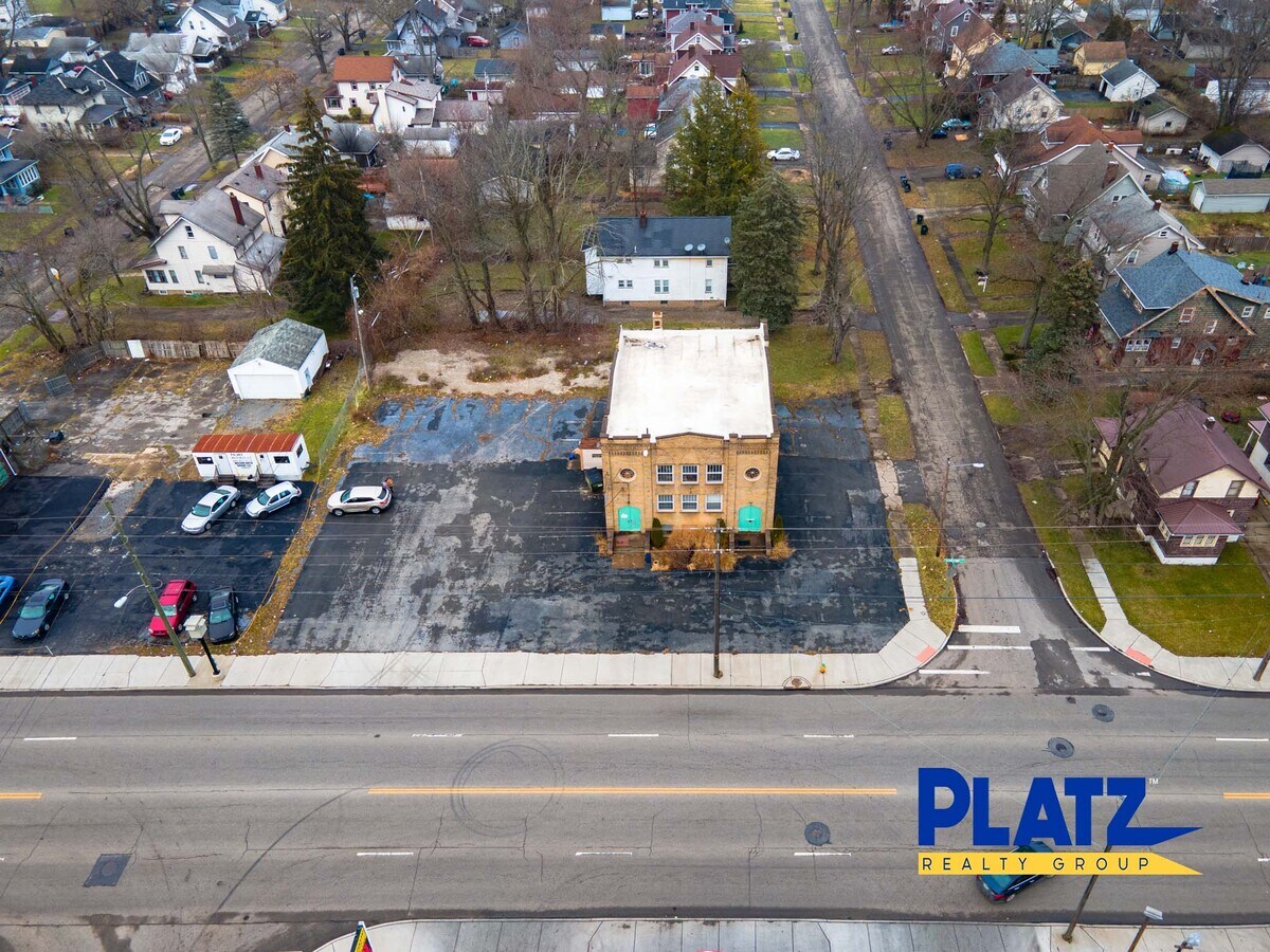 1717 Youngstown Rd SE, Warren, OH 44484