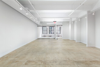 525 Seventh Ave, New York, NY for lease Building Photo- Image 2 of 4