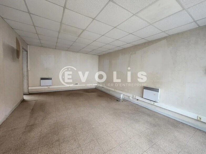 10 Avenue Docteur Schweitzer, Meyzieu for lease - Interior Photo - Image 2 of 16