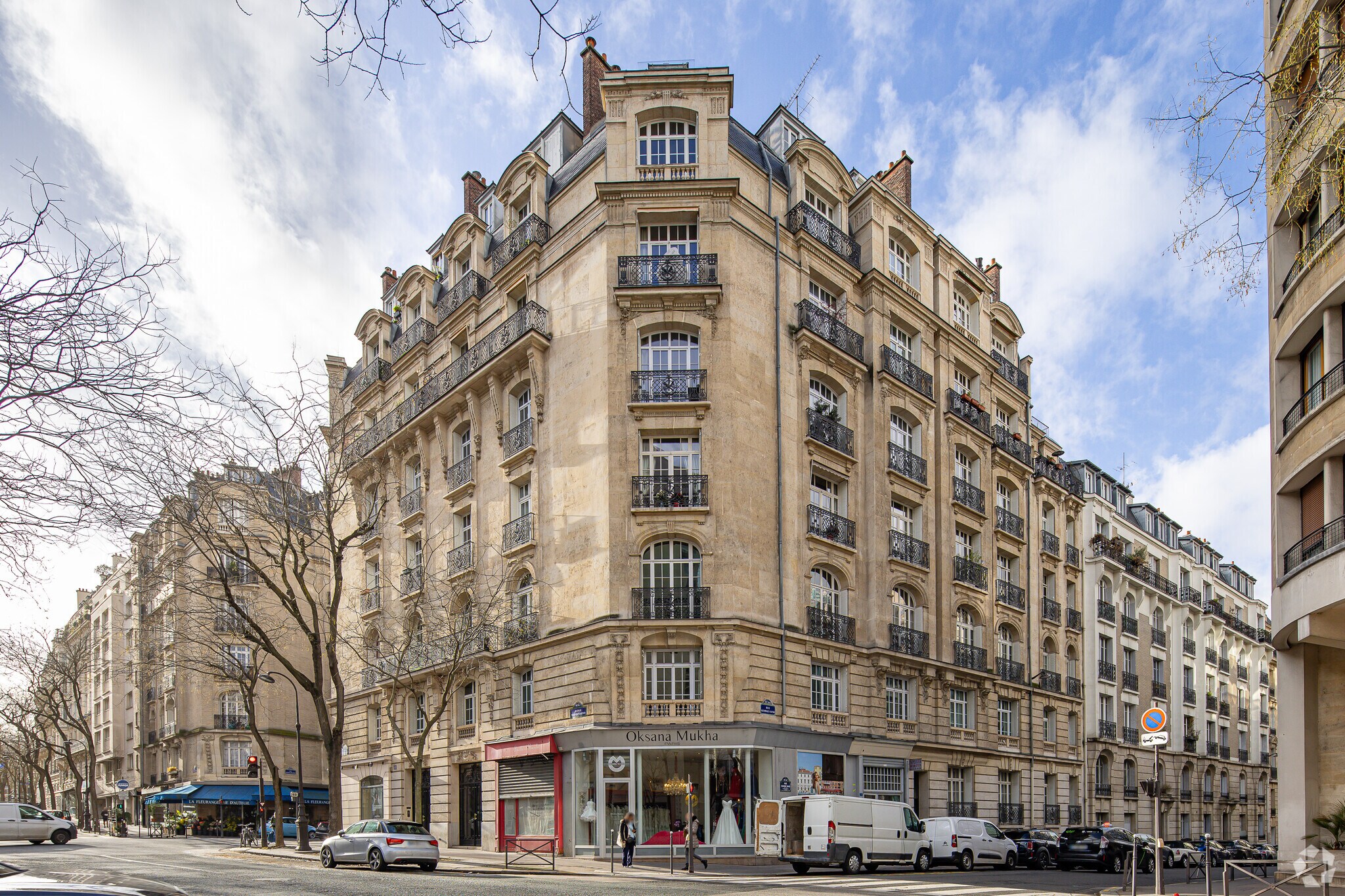 Rue George Sand, Paris for lease Primary Photo- Image 1 of 10