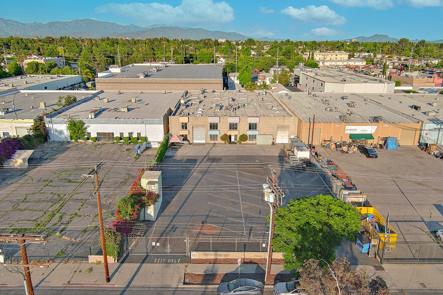 6846 Valjean Ave, Van Nuys, CA for sale - Building Photo - Image 2 of 16