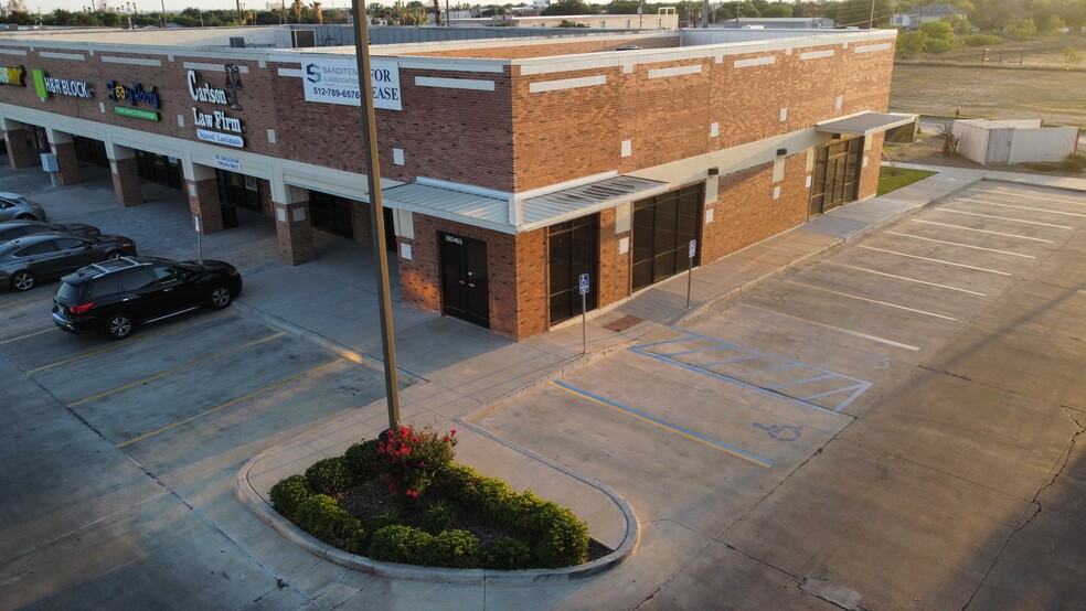 5112 McPherson Rd, Laredo, TX for lease - Building Photo - Image 1 of 9