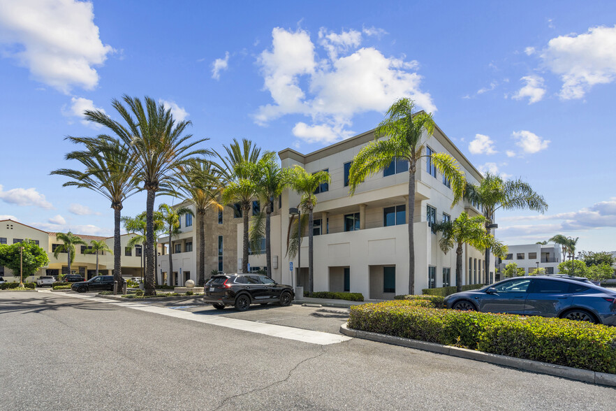 20280 Acacia St, Newport Beach, CA for sale - Building Photo - Image 3 of 13