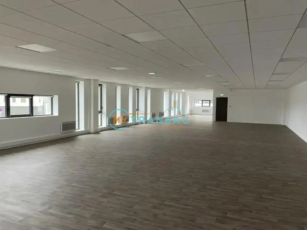 Industrial in Brie-Comte-Robert for lease Interior Photo- Image 1 of 3