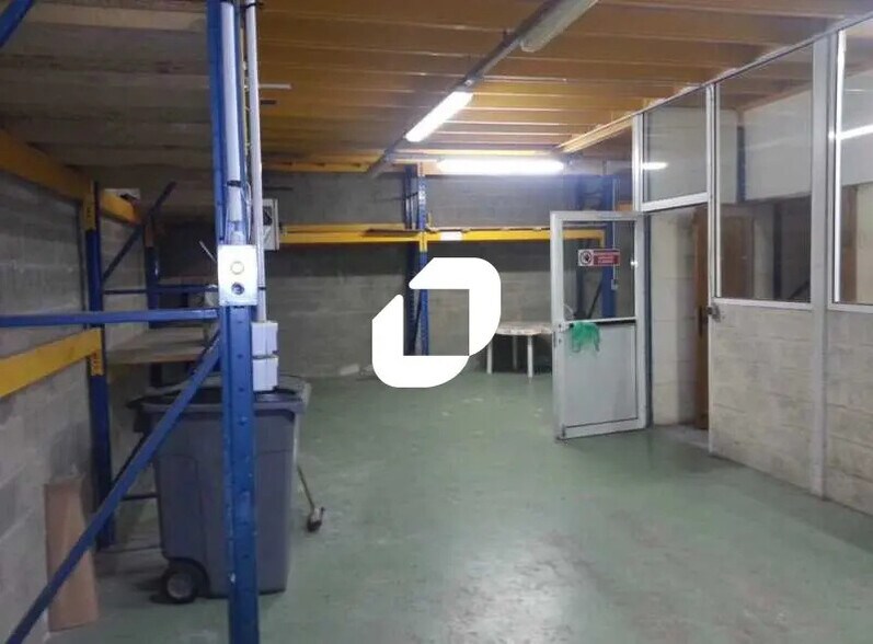 Flex in Montgeron for sale - Interior Photo - Image 2 of 9