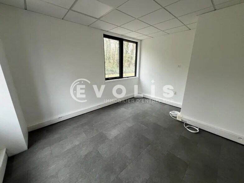 Office in Dardilly for lease - Interior Photo - Image 3 of 6